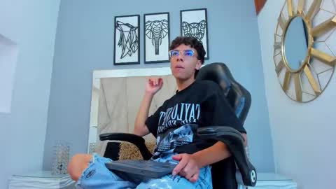 Adams Bobby online show from November 2025 11:54:01 AM