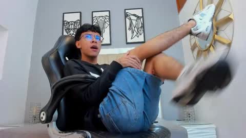 Adams Bobby online show from April 2026 11:04:01 AM