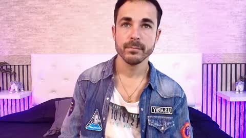 Im Adams Sanz online show from April 2026 07:18:02 PM