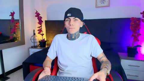 AdamsWalkerr  online show from April 2026 12:38:02 PM