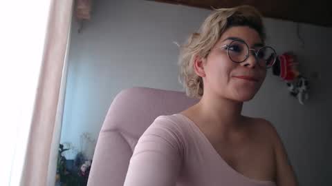 Snapshot of adan_romanoff chatting on May 2026 04:57:01 PM adan_romanoff online show from May 2026 04:57:01 PM