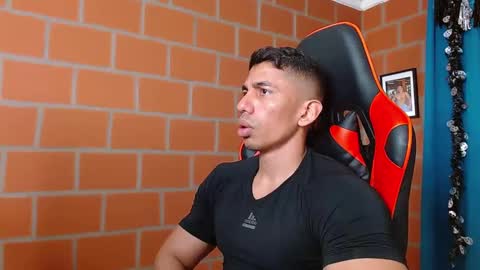 Snapshot of adan_sin1 chatting on December 2024 07:07:01 PM Adan Sin online show from December 2024 07:07:01 PM