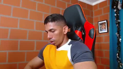 Snapshot of adan_sin1 chatting on December 2024 08:05:02 PM Adan Sin online show from December 2024 08:05:02 PM