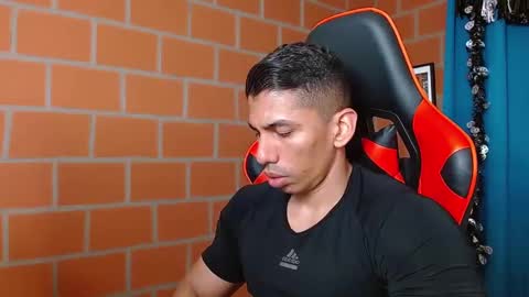 Snapshot of adan_sin1 chatting on December 2024 01:29:01 AM Adan Sin online show from December 2024 01:29:01 AM