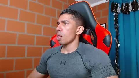 Snapshot of adan_sin1 chatting on December 2024 06:38:01 PM Adan Sin online show from December 2024 06:38:01 PM