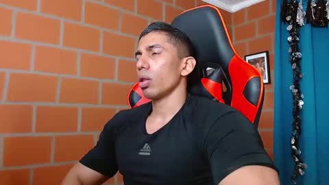 Snapshot of adan_sin1 chatting on December 2024 04:46:02 PM Adan Sin online show from December 2024 04:46:02 PM