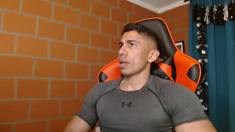 Snapshot of adan_sin1 chatting on January 2025 08:21:01 PM Adan Sin online show from January 2025 08:21:01 PM