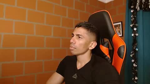 Snapshot of adan_sin1 chatting on January 2025 11:52:02 PM Adan Sin online show from January 2025 11:52:02 PM