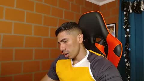 Snapshot of adan_sin1 chatting on January 2025 09:25:01 PM Adan Sin online show from January 2025 09:25:01 PM