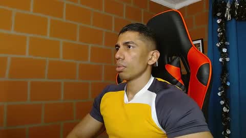 Snapshot of adan_sin1 chatting on January 2025 06:47:01 PM Adan Sin online show from January 2025 06:47:01 PM