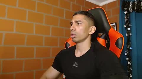 Snapshot of adan_sin1 chatting on January 2025 03:58:02 PM Adan Sin online show from January 2025 03:58:02 PM