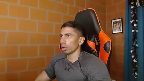 Snapshot of adan_sin1 chatting on January 2025 09:04:02 PM Adan Sin online show from January 2025 09:04:02 PM