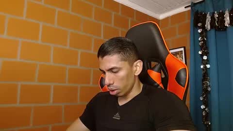 Snapshot of adan_sin1 chatting on January 2025 03:35:01 PM Adan Sin online show from January 2025 03:35:01 PM