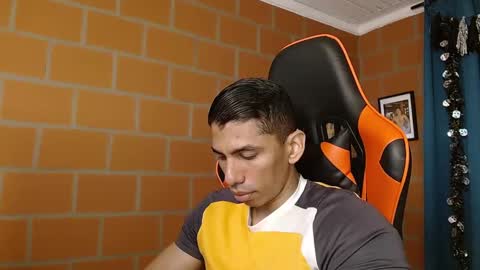 Snapshot of adan_sin1 chatting on January 2025 03:43:01 PM Adan Sin online show from January 2025 03:43:01 PM