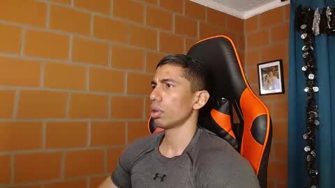 Snapshot of adan_sin1 chatting on January 2025 05:48:01 PM Adan Sin online show from January 2025 05:48:01 PM