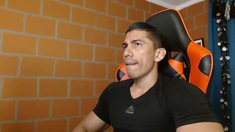 Snapshot of adan_sin1 chatting on January 2025 02:14:01 PM Adan Sin online show from January 2025 02:14:01 PM