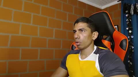 Snapshot of adan_sin1 chatting on January 2025 04:17:02 PM Adan Sin online show from January 2025 04:17:02 PM