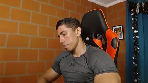 Snapshot of adan_sin1 chatting on January 2025 05:19:01 PM Adan Sin online show from January 2025 05:19:01 PM