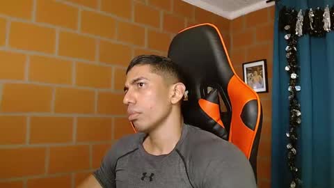 Snapshot of adan_sin1 chatting on February 2025 08:16:01 PM Adan Sin online show from February 2025 08:16:01 PM