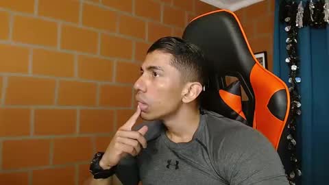 Snapshot of adan_sin1 chatting on February 2025 07:10:02 PM Adan Sin online show from February 2025 07:10:02 PM