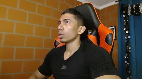 Snapshot of adan_sin1 chatting on February 2025 02:53:02 PM Adan Sin online show from February 2025 02:53:02 PM