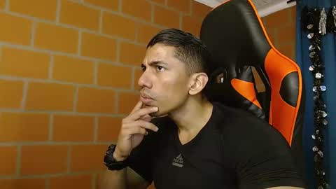 Snapshot of adan_sin1 chatting on February 2025 07:00:01 PM Adan Sin online show from February 2025 07:00:01 PM