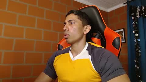 Snapshot of adan_sin1 chatting on February 2025 04:17:02 PM Adan Sin online show from February 2025 04:17:02 PM