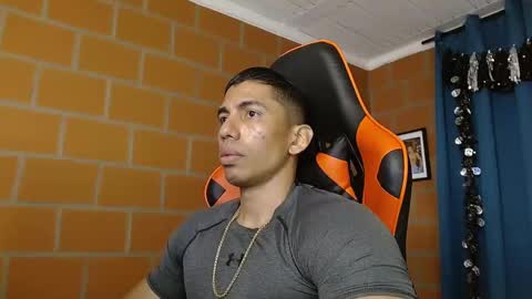 Snapshot of adan_sin1 chatting on February 2025 03:32:02 PM Adan Sin online show from February 2025 03:32:02 PM