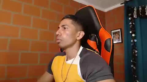 Snapshot of adan_sin1 chatting on February 2025 06:02:02 PM Adan Sin online show from February 2025 06:02:02 PM