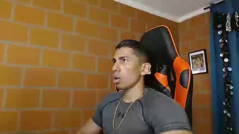 Snapshot of adan_sin1 chatting on February 2025 07:25:02 PM Adan Sin online show from February 2025 07:25:02 PM