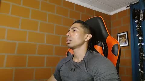 Snapshot of adan_sin1 chatting on February 2025 06:04:01 PM Adan Sin online show from February 2025 06:04:01 PM