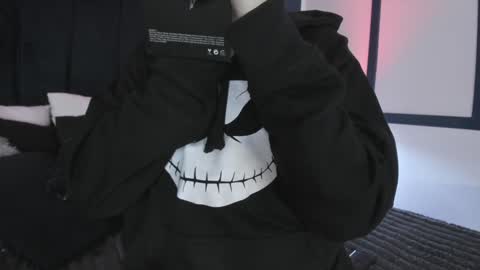 Ade  online show from December 2024 08:18:01 PM