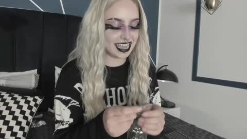 Ade  online show from January 2025 11:02:01 PM