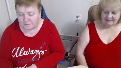 Snapshot of adelandsofia chatting on December 2025 03:50:02 PM AdelAndSofia online show from December 2025 03:50:02 PM