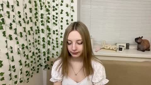 Snapshot of adele0_0 chatting on December 2024 01:34:02 PM Adele online show from December 2024 01:34:02 PM