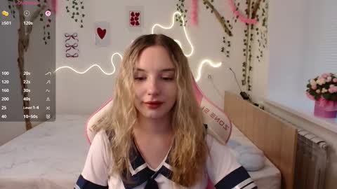 Snapshot of adele0_0 chatting on September 2025 01:05:01 PM Adele online show from September 2025 01:05:01 PM