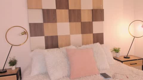 Andrea online show from December 2024 11:50:02 AM