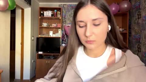 Snapshot of adeleapel chatting on February 2026 08:05:02 AM Poly online show from February 2026 08:05:02 AM