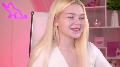 Snapshot of adelecartier chatting on April 2026 03:09:02 AM Adele 2200 -700 1000 UTCGMT 100 online show from April 2026 03:09:02 AM
