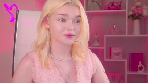 Snapshot of adelecartier chatting on May 2026 03:56:02 AM Adele 2200 -700 1000 UTCGMT 100 online show from May 2026 03:56:02 AM