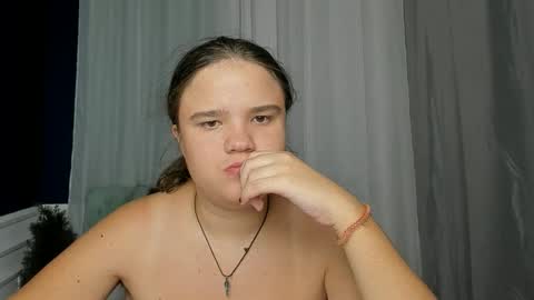 adelecruzz online show from September 2025 12:10:02 PM