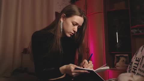 Snapshot of adelin_maxwell chatting on March 2025 02:21:02 PM Lina online show from March 2025 02:21:02 PM