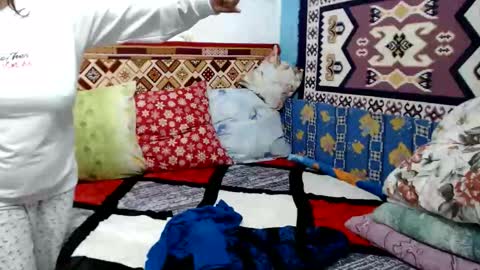 Larisa online show from November 2025 11:20:01 AM