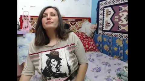 Larisa online show from November 2025 11:57:02 AM
