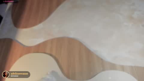 adeline online show from November 2025 07:06:01 PM