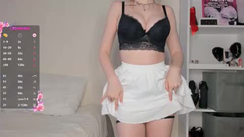 Snapshot of adelins_peach chatting on January 2026 11:04:01 AM adelins_peach online show from January 2026 11:04:01 AM