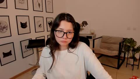 Snapshot of adelleb chatting on February 2025 09:50:01 PM Your sweet girl online show from February 2025 09:50:01 PM