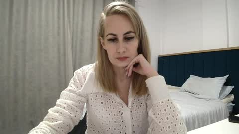 Adellyn online show from April 2026 06:05:01 PM