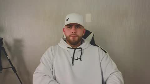 Snapshot of ades_lowe chatting on November 2025 12:18:02 PM Ades online show from November 2025 12:18:02 PM