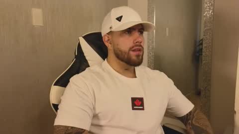 Snapshot of ades_lowe chatting on November 2025 12:06:01 PM Ades online show from November 2025 12:06:01 PM